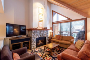 Spacious Montebello Townhome with Mountain Views